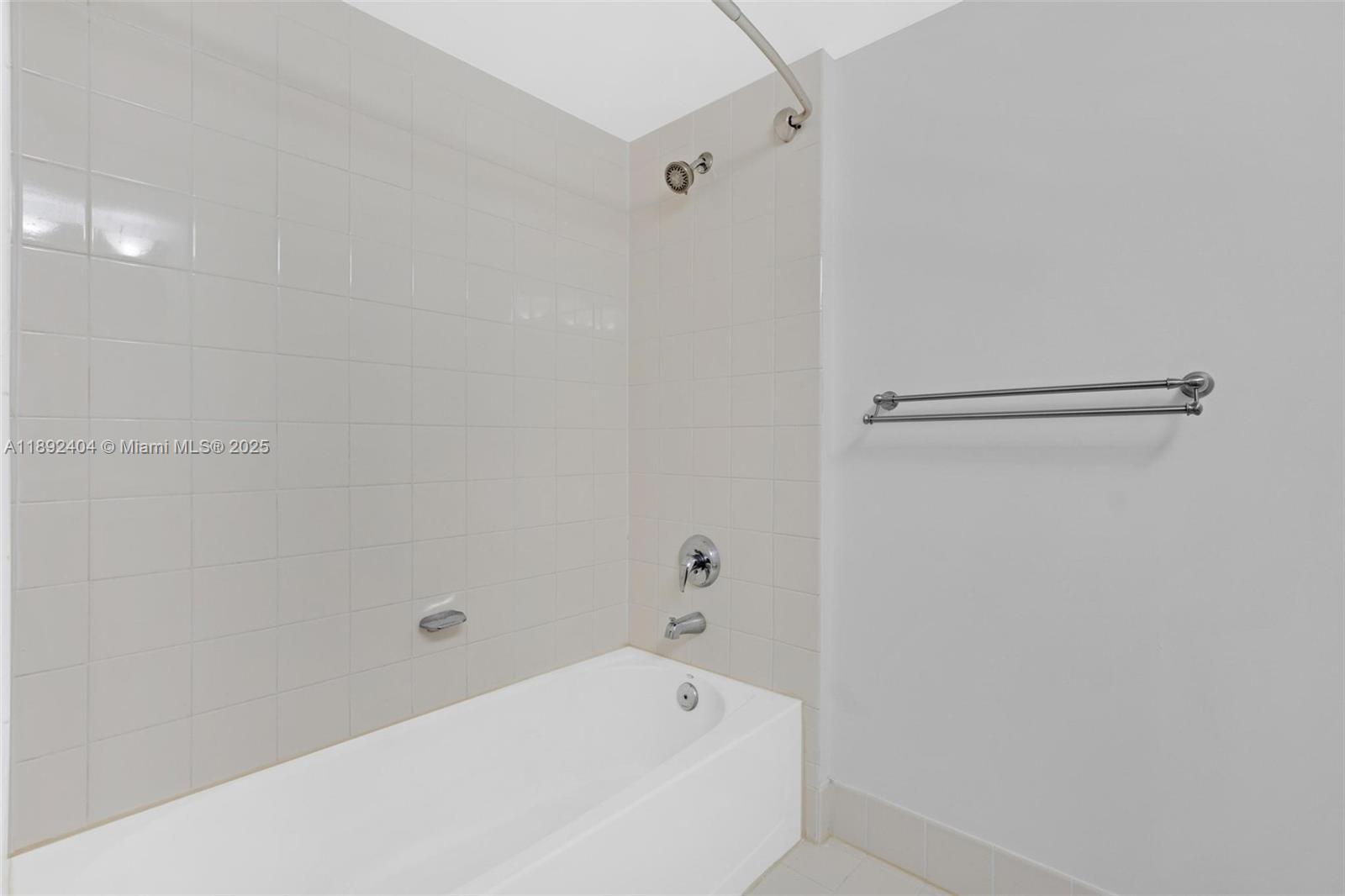 Building Photo - 2101 Brickell Ave