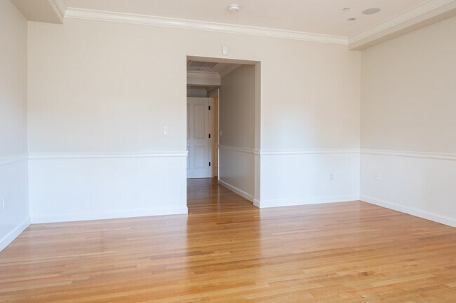 Building Photo - 15 Marlborough St