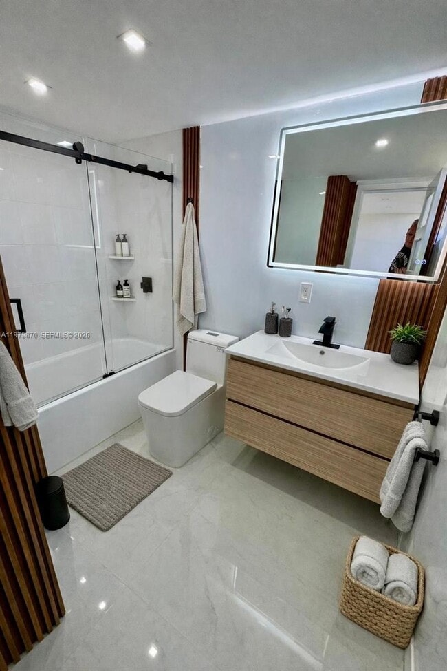 Building Photo - 17021 N Bay Rd