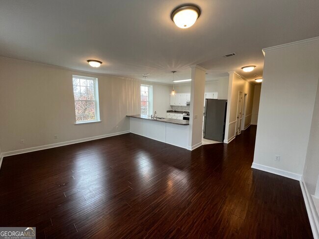 Building Photo - 65 E Main St