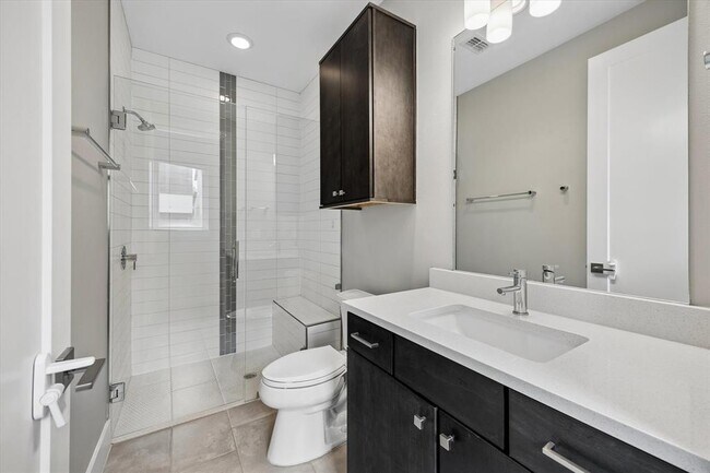 Building Photo - 5006 Pecan Springs Rd