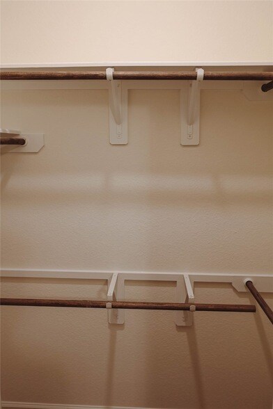 Building Photo - 3352 Vine Ter Trce