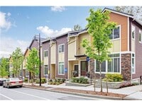 Building Photo - Bright & Spacious 2bed/2.5bath Townhome in Issaquah!