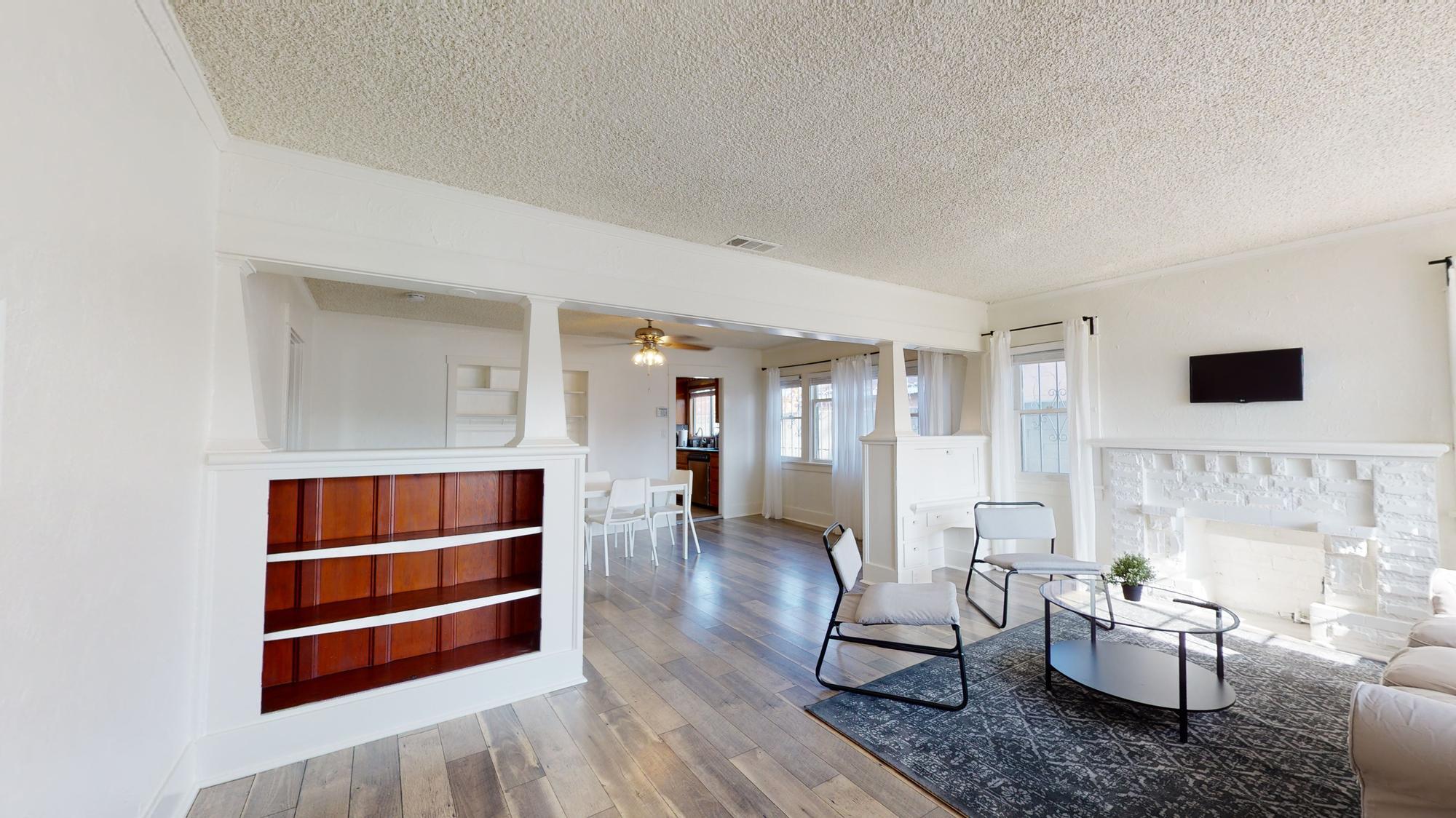 Building Photo - 3423 W 58th Plz