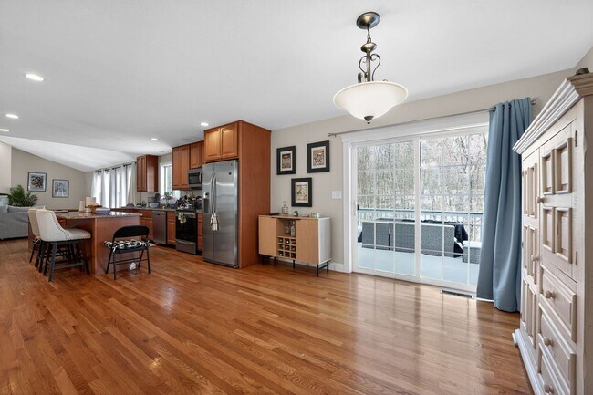 Building Photo - Spacious 4BR House in Millbury