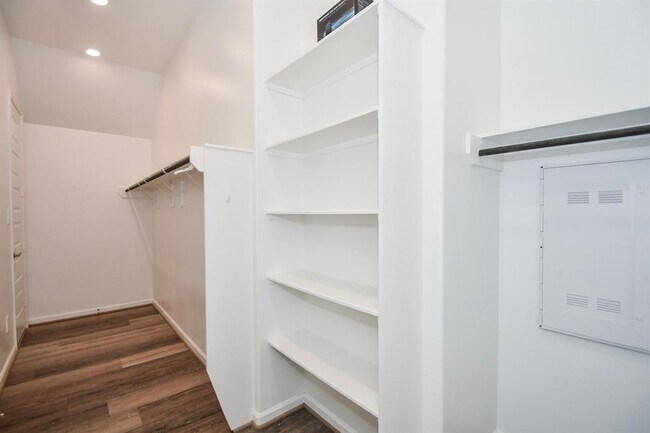 Building Photo - 10803 Spiny Caterpillar Ct