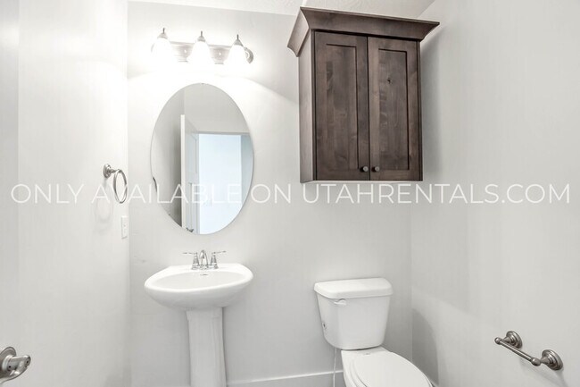 Building Photo - 1692 Aspen Loop