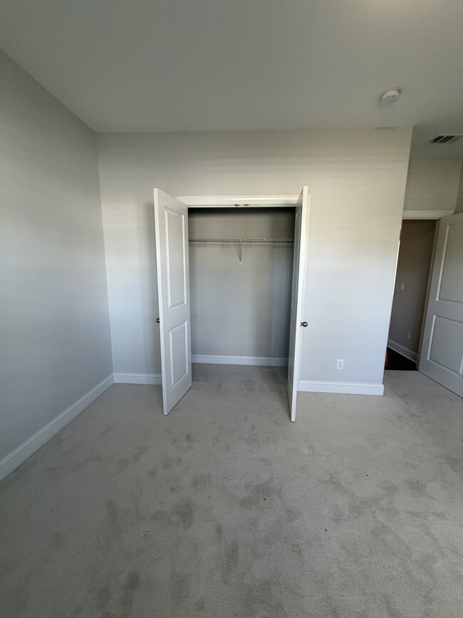 Building Photo - 168 Martello Rd