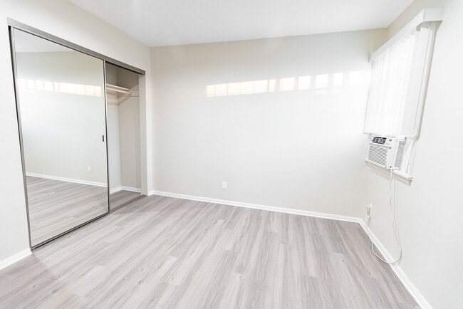 Interior Photo - 611 Levering Ave