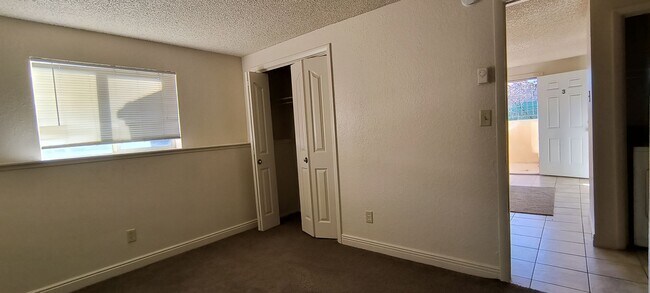 Building Photo - 180 W 895 S