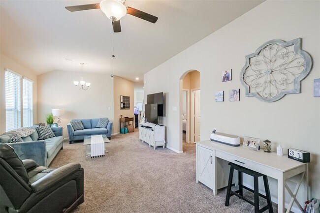 Building Photo - 14657 E Pine Heart Dr