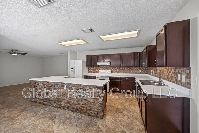 Building Photo - 7702 Fairton Pl