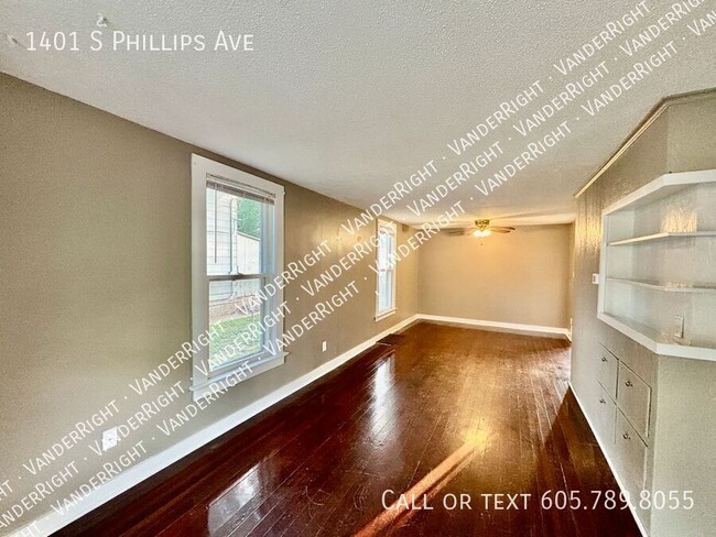 Building Photo - 1401 S Phillips Ave