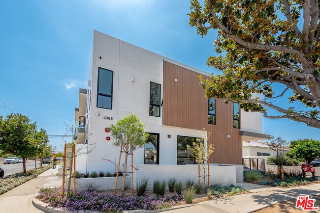 Building Photo - 4095 Sawtelle Blvd