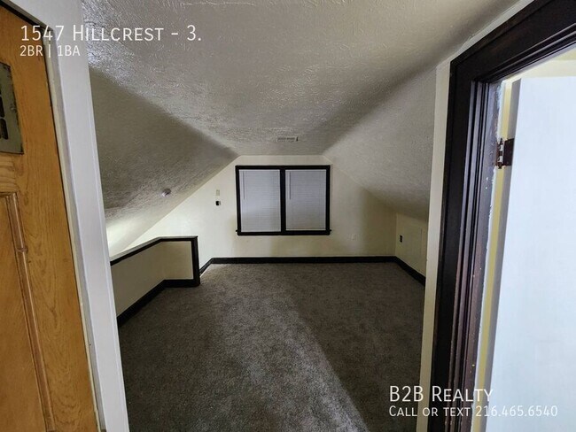 Building Photo - 1547 Hillcrest-3.