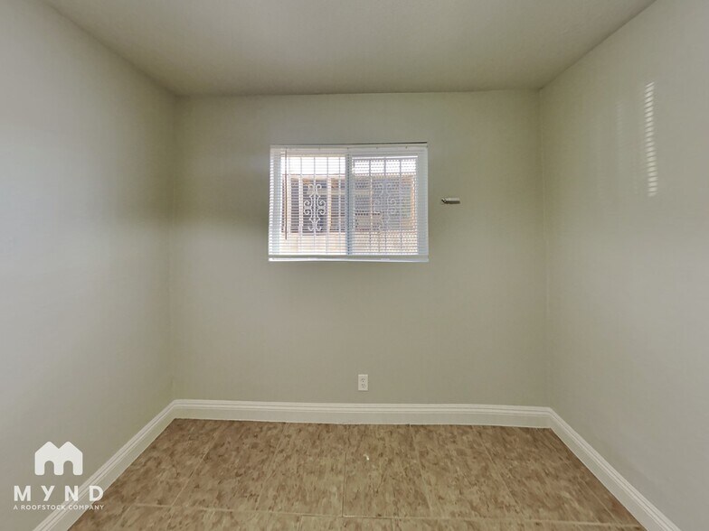 Building Photo - 1165 Hart Ave