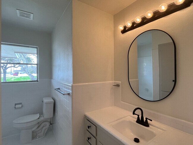 Building Photo - 3 Bedroom 2 Bath in Hopper Subdivision