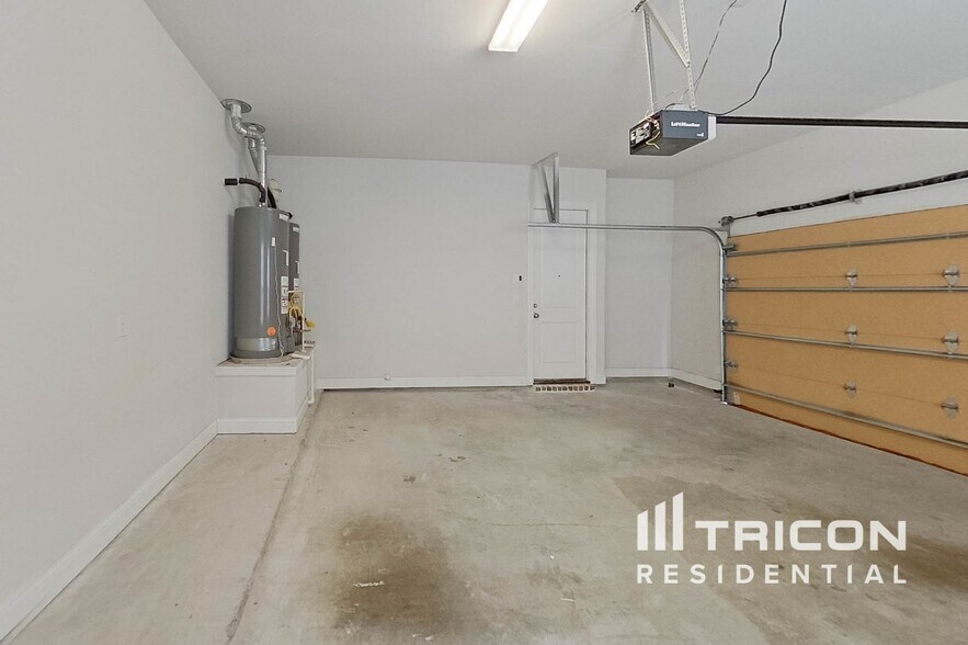 Building Photo - 3717 Hartline Hills