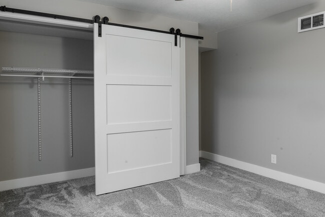 Building Photo - 7337 Collister Rd