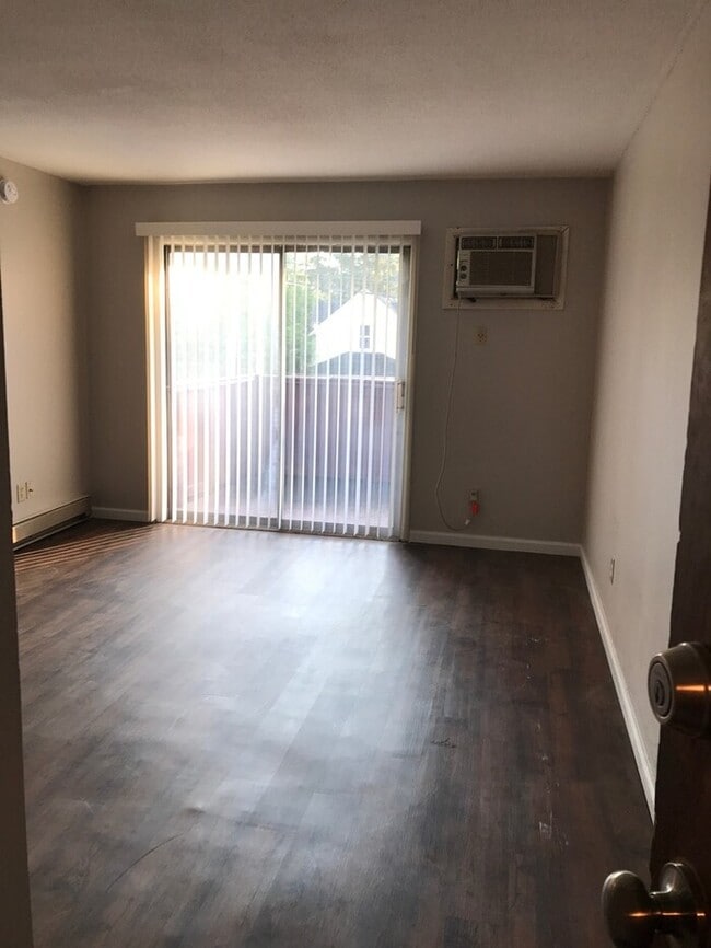 Building Photo - 1 Bedroom Apartment Niles