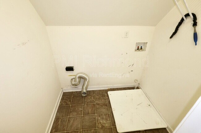 Building Photo - 15831 Haggis Dr