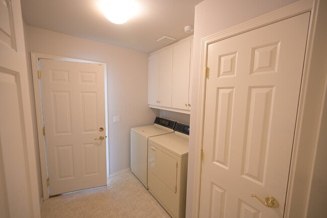 Building Photo - 2 bed + office, 2 bath, 2 car garage condo...