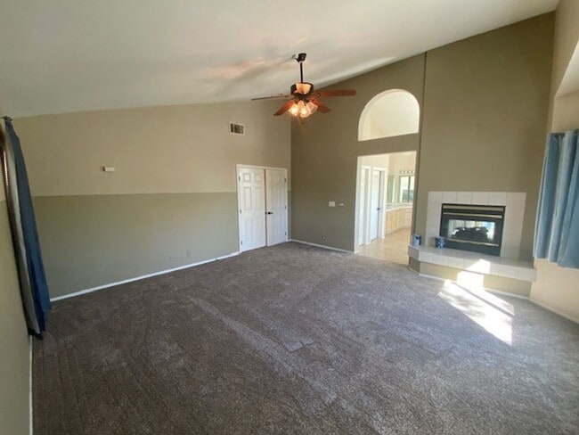 Building Photo - 2640 Ohio Ct