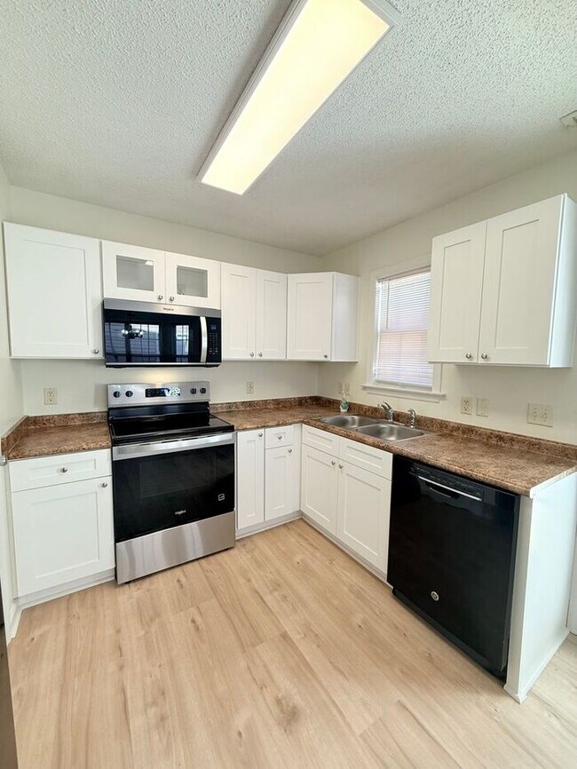 Building Photo - 1529 Crag Burn Ln