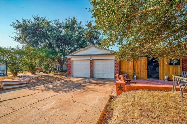 Building Photo - 18211 Dinner Creek Dr