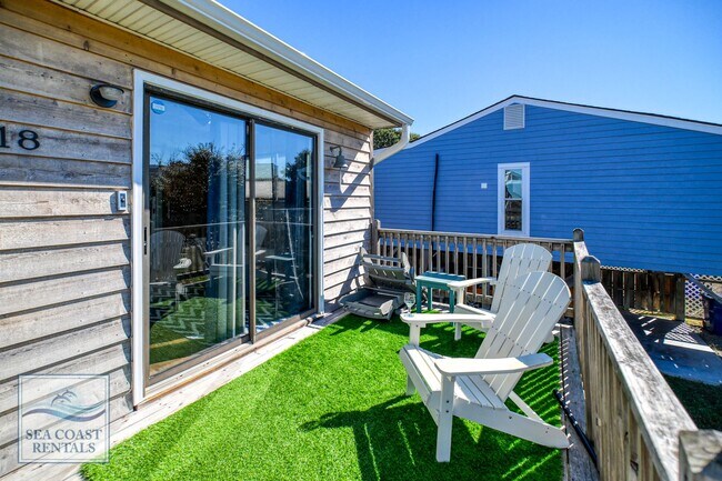 Building Photo - Beach Please @ 218 Sandpiper Dr