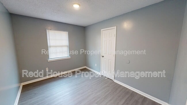 Building Photo - 105 Nann St