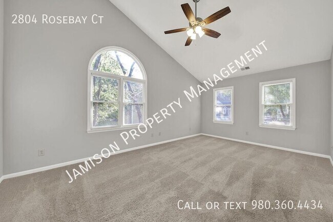 Building Photo - 2804 Rosebay Ct