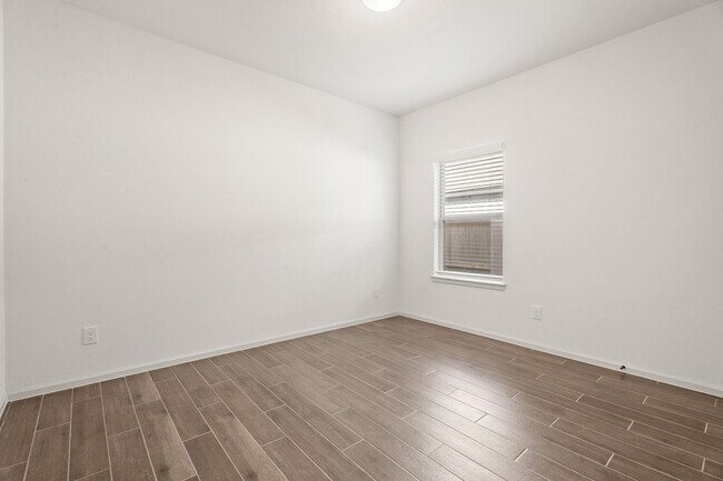 Building Photo - 4918 Morrison Dr