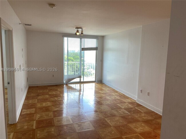 Building Photo - 2550 SW 27th St