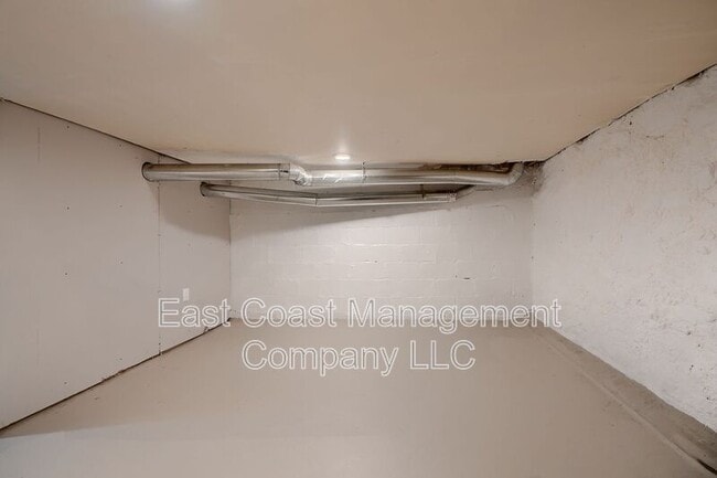 Building Photo - 5044 Chalgrove Ave