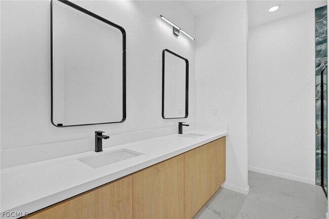 Building Photo - 5231 6th St W