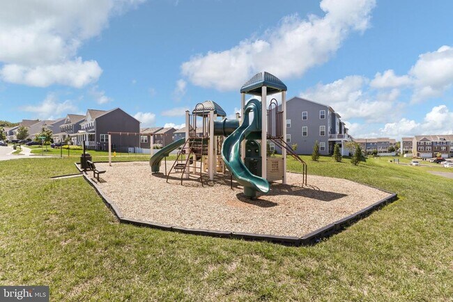 Building Photo - 10739 Hinton Wy