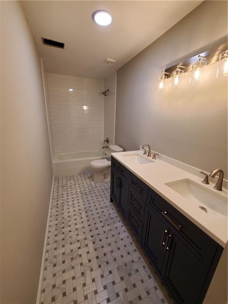 Building Photo - 2780 Burtz Dr