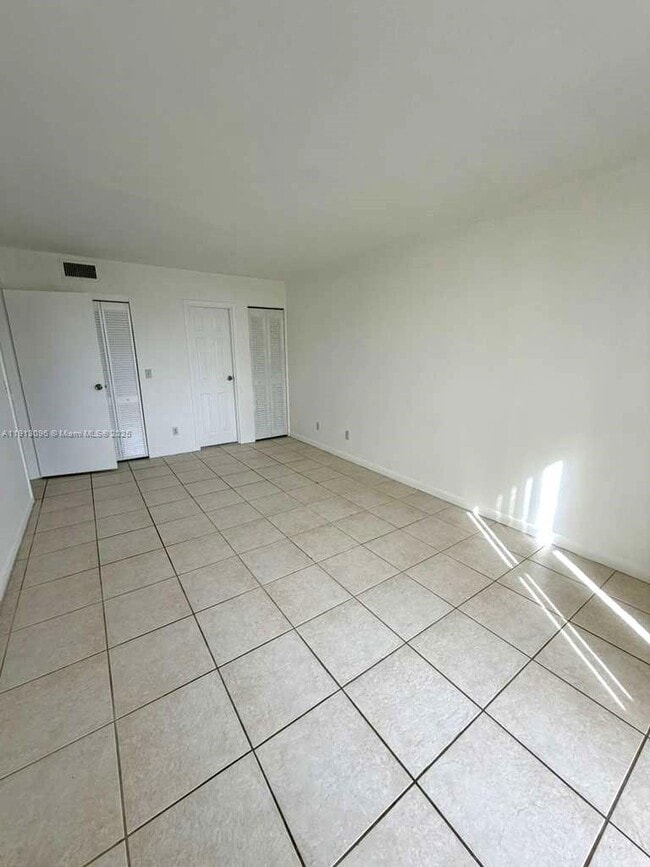 Building Photo - 13499 Biscayne Blvd