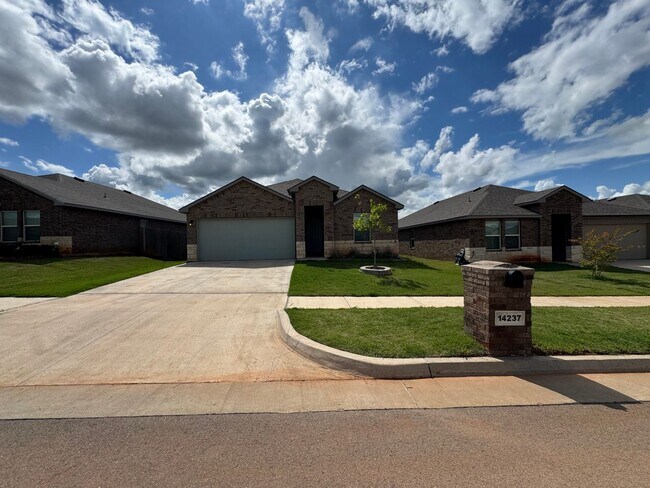 Building Photo - Beautiful 4 Bedroom 2.5 Bathroom Home in Piedmont Schools (Neighborhood Park/Splash Pad)