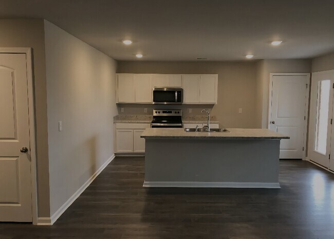 Building Photo - 114 Tobin Ln