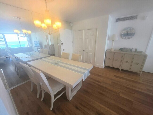 Building Photo - 5151 Collins Ave