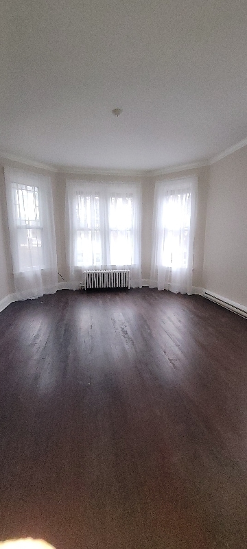 Building Photo - 233 S Prospect St