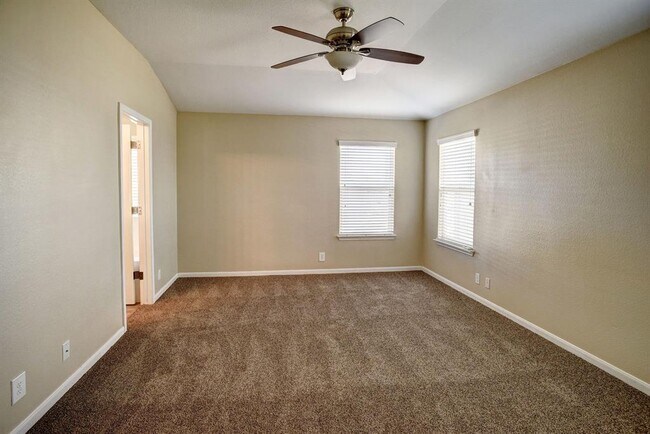 Building Photo - 319 Wildcat Dr