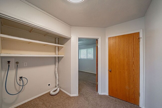 Building Photo - 602 John Adams Ct