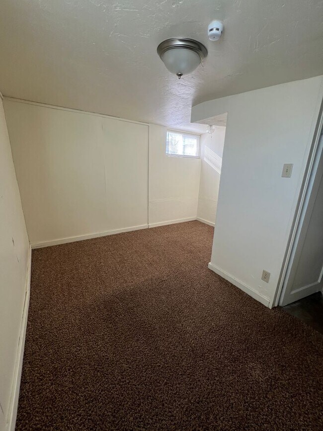 Building Photo - 445-447 S Main St