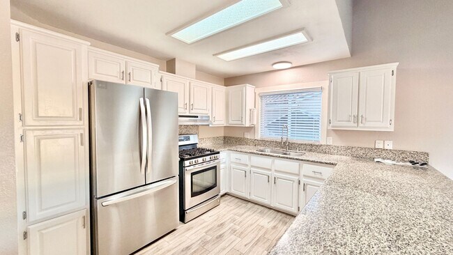 Building Photo - Wonderful Single-Story Home in the Darling Lake Rancho Viejo HOA Community of Fallbrook!