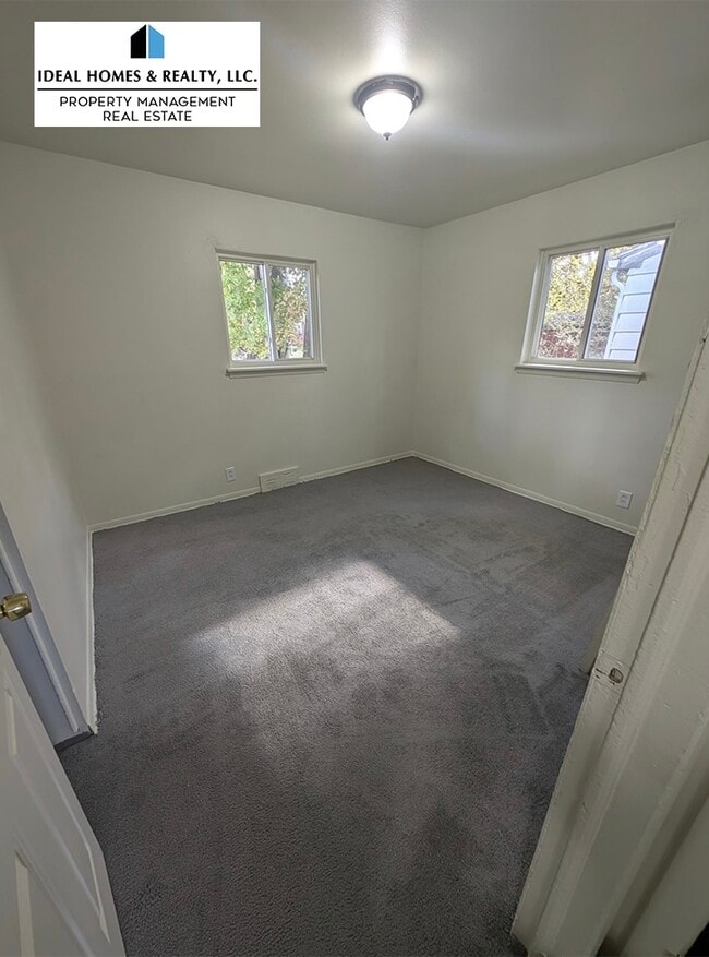 Building Photo - 6134 Detroit St