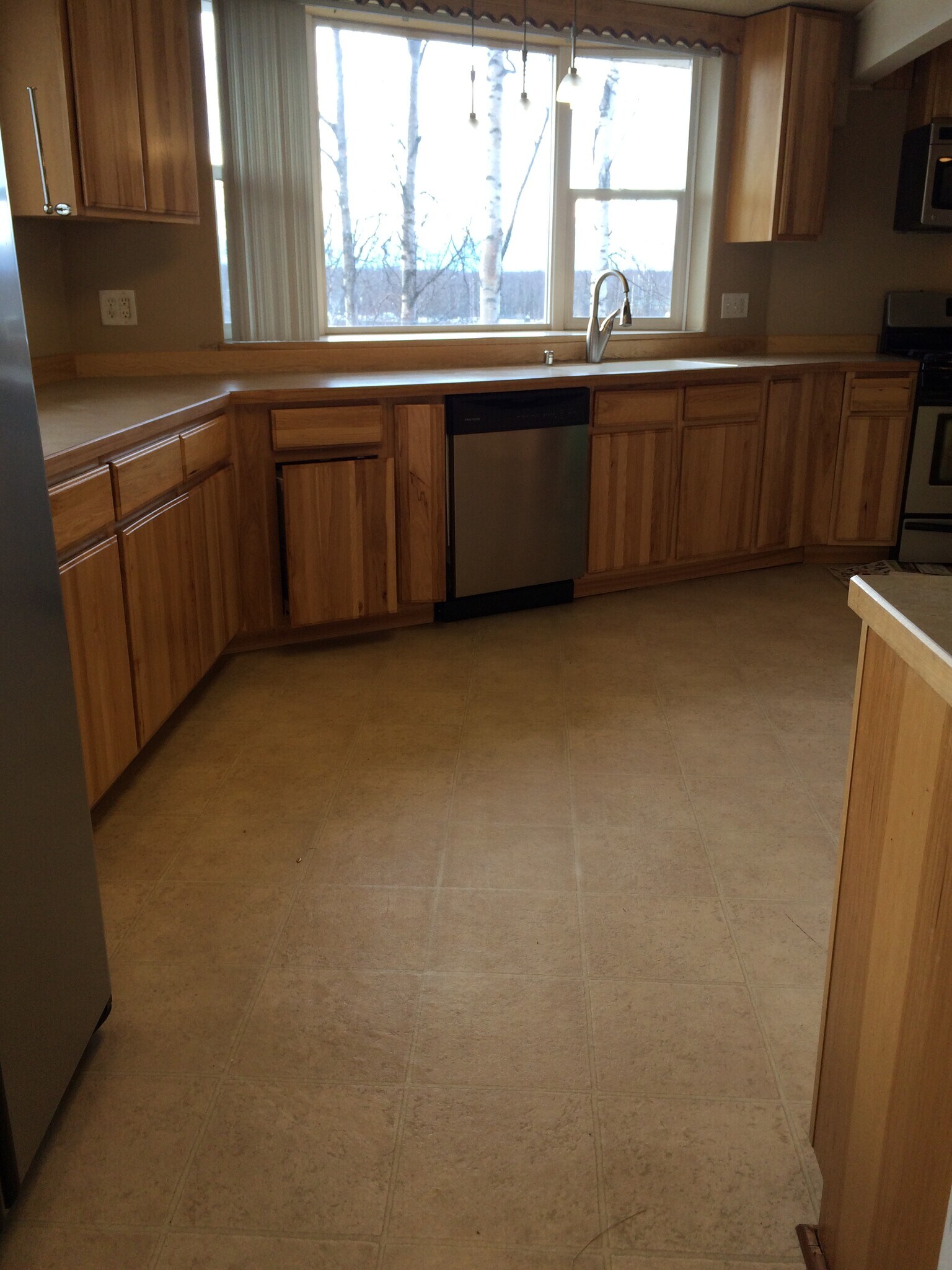 Building Photo - 460 W Briar Dr