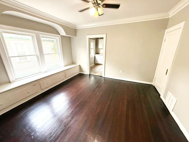Building Photo - 4 BED 1 BATH SINGLE FAMILY HOME IN MT PLEA...